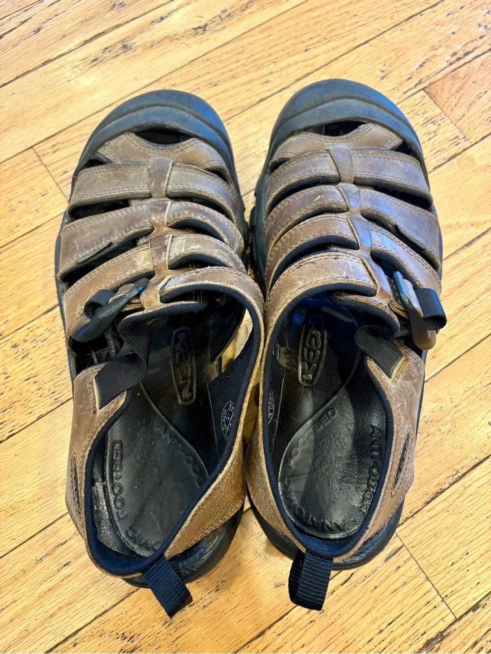 KEEN men’s brown leather Newport Fisherman Sandals